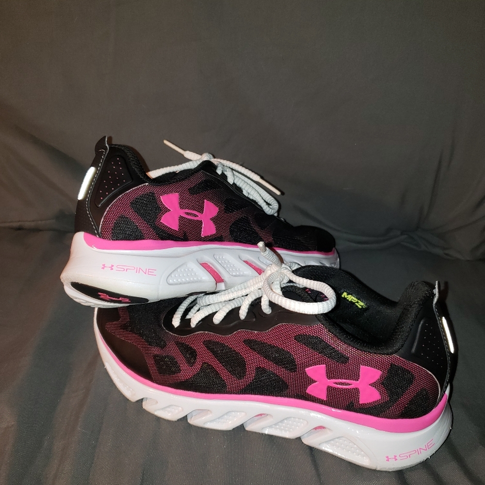 UA MPZ Breast Cancer Awareness sneakers, Like New